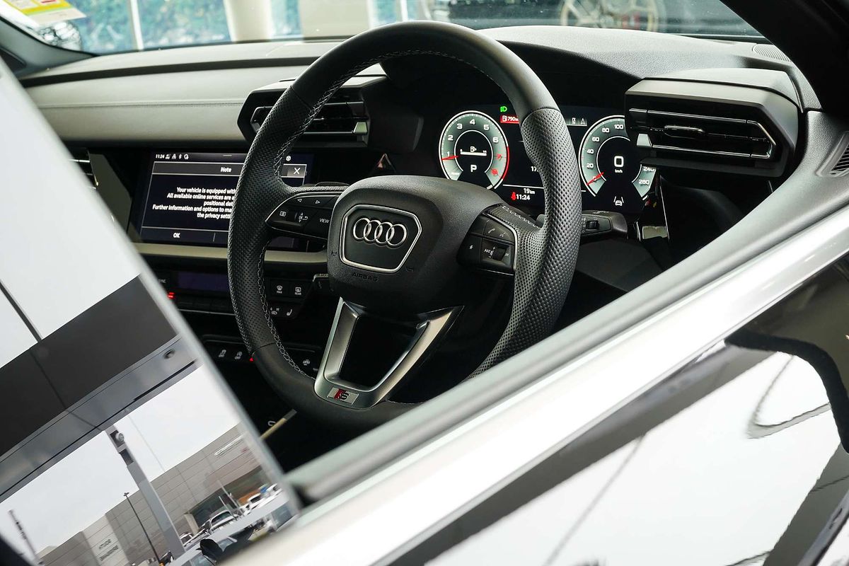 2024 Audi A3 35 TFSI S line GY