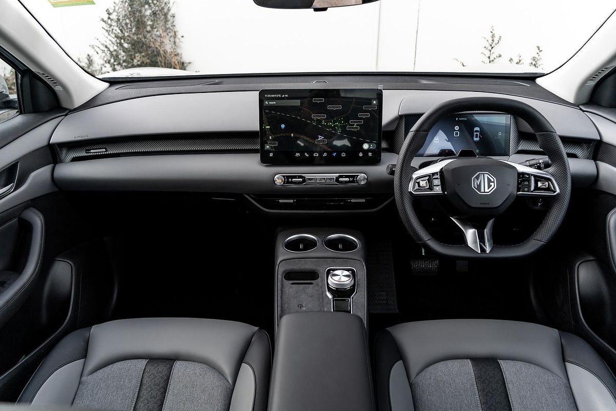 2025 MG MGS5 EV Essence 62 ZS3EM