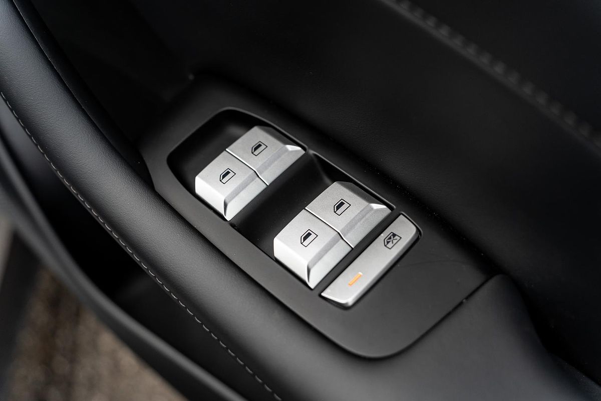 2025 MG MGS5 EV Essence 62 ZS3EM