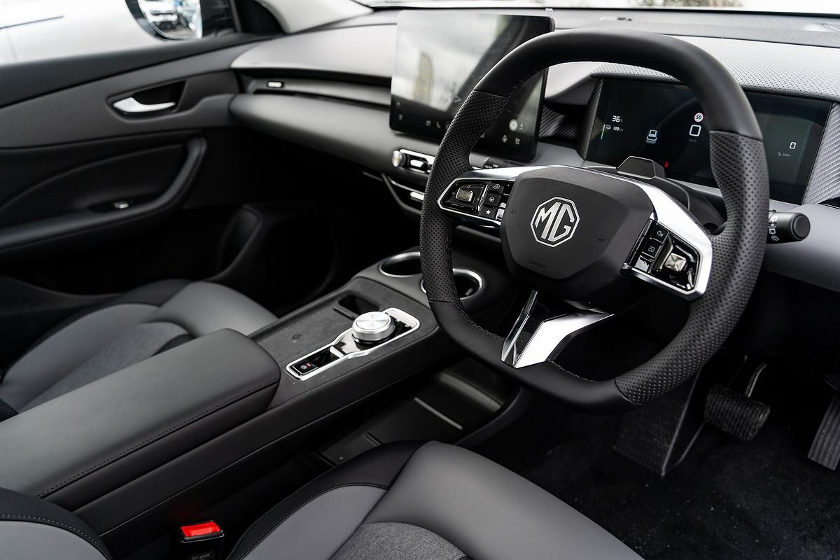 2025 MG MGS5 EV Essence 62 ZS3EM