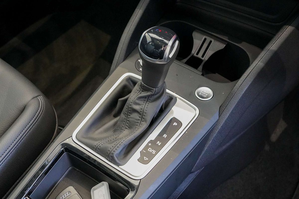 2024 Audi Q2 40 TFSI S line GA