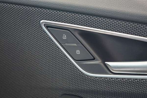 2024 Audi Q2 40 TFSI S line GA