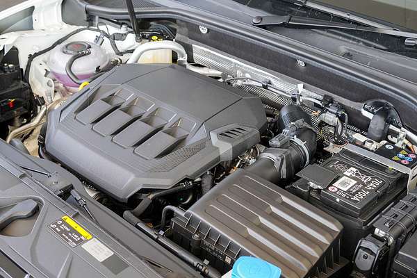 2024 Audi Q2 40 TFSI S line GA
