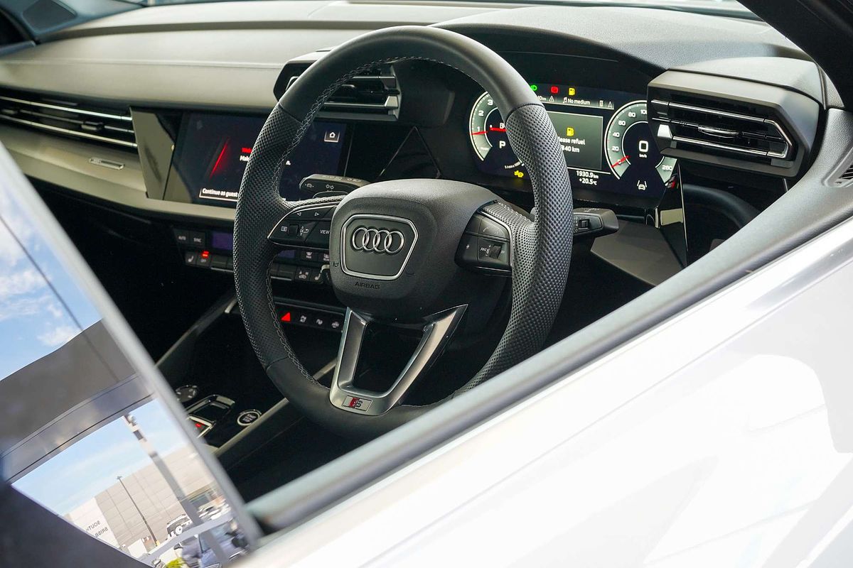 2024 Audi A3 35 TFSI S line GY