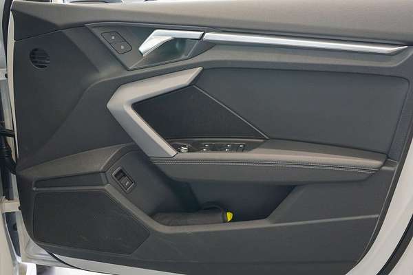 2024 Audi A3 35 TFSI S line GY