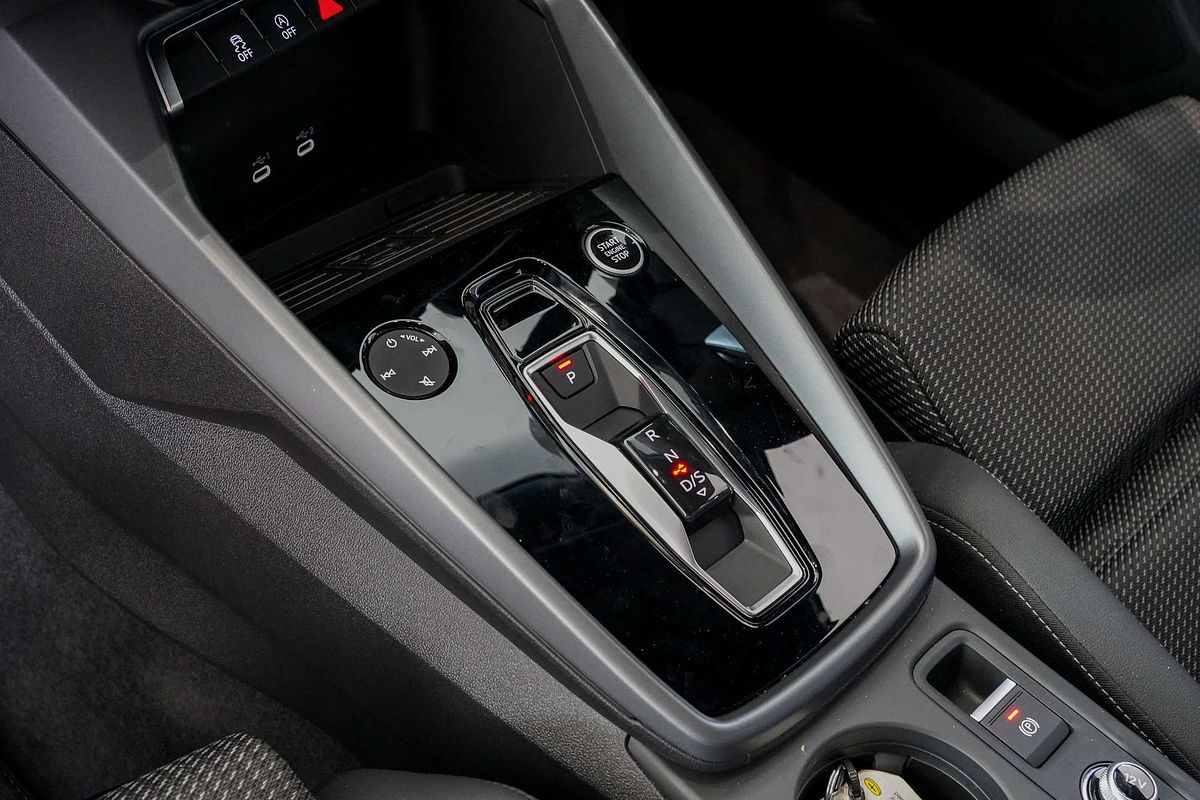 2024 Audi A3 35 TFSI S line GY
