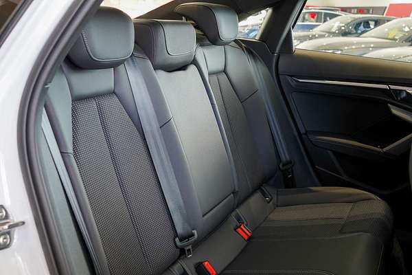 2024 Audi A3 35 TFSI S line GY