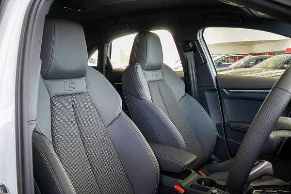 2024 Audi A3 35 TFSI S line GY