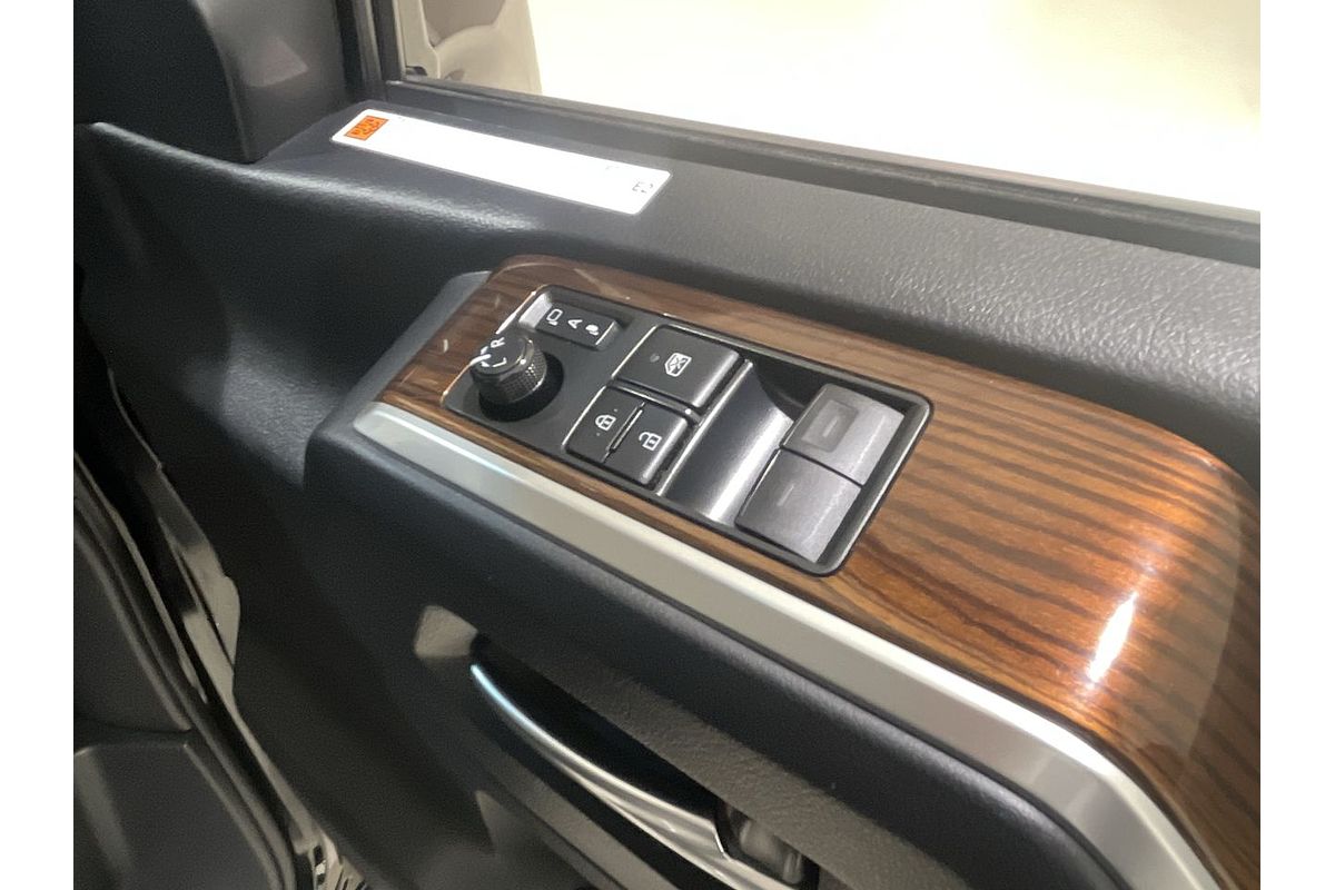 2019 Toyota Granvia VX GDH303R