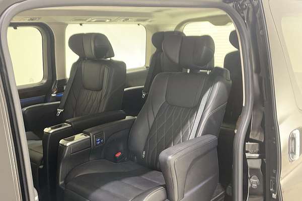 2019 Toyota Granvia VX GDH303R