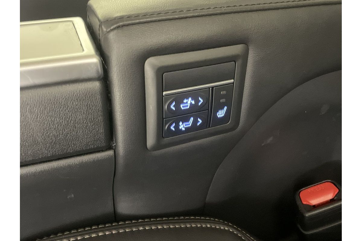 2019 Toyota Granvia VX GDH303R