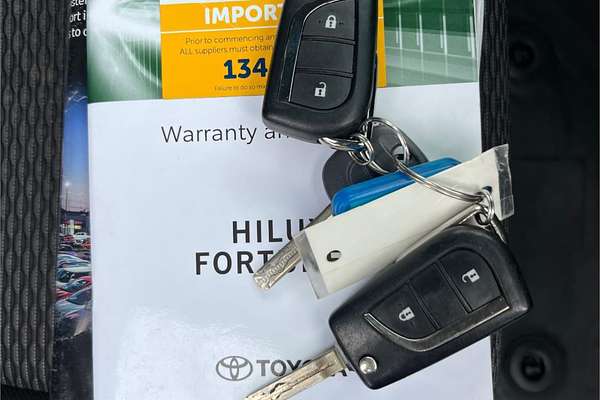 2020 Toyota Hilux Workmate GUN125R 4X4