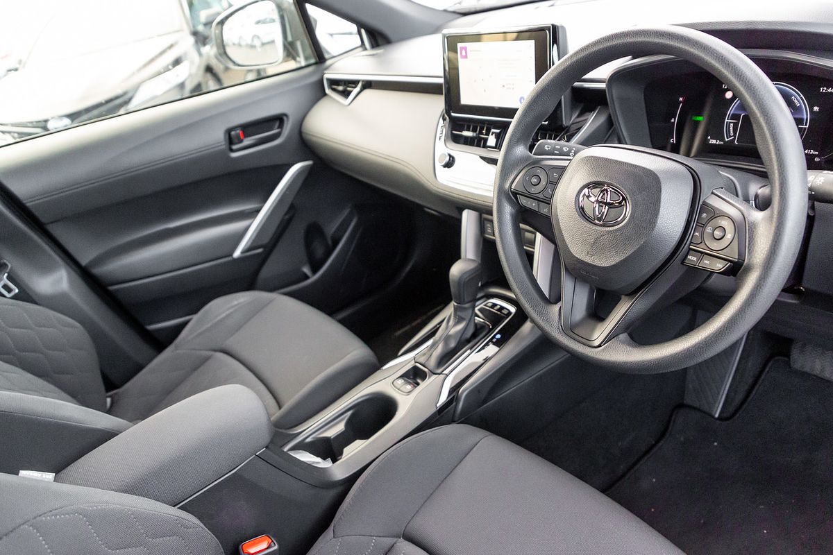 2024 Toyota Corolla Cross GX MXGH10R