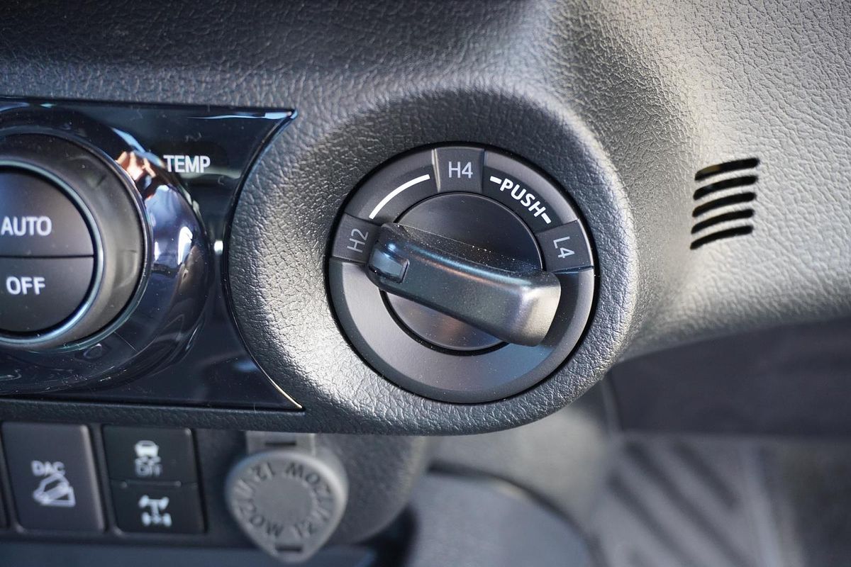 2024 Toyota Hilux Rogue 48V GUN126R 4X4