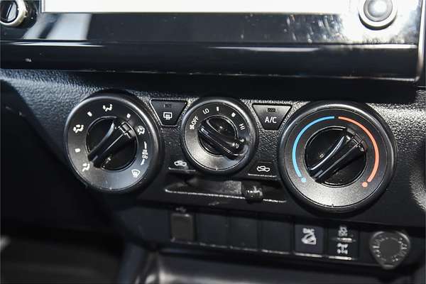 2020 Toyota Hilux SR GUN126R 4X4