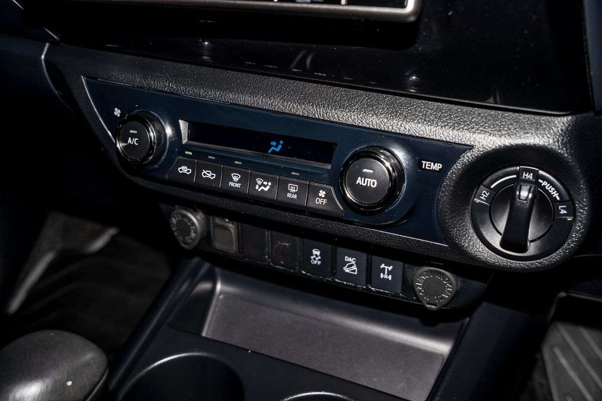 2019 Toyota Hilux SR5 GUN126R 4X4