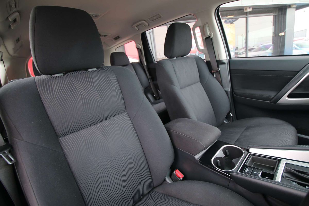 2023 Mitsubishi Pajero Sport GLX QF