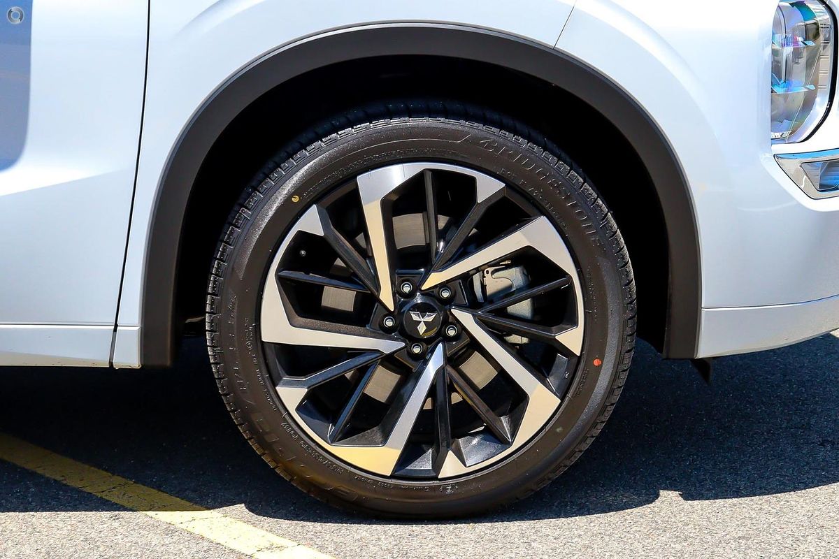2025 Mitsubishi Outlander Exceed ZM AWD