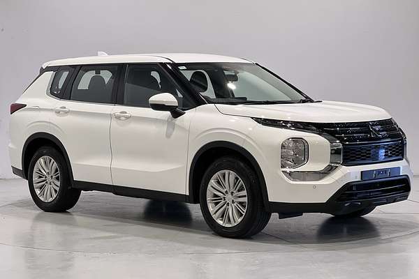 2023 Mitsubishi Outlander ES ZM