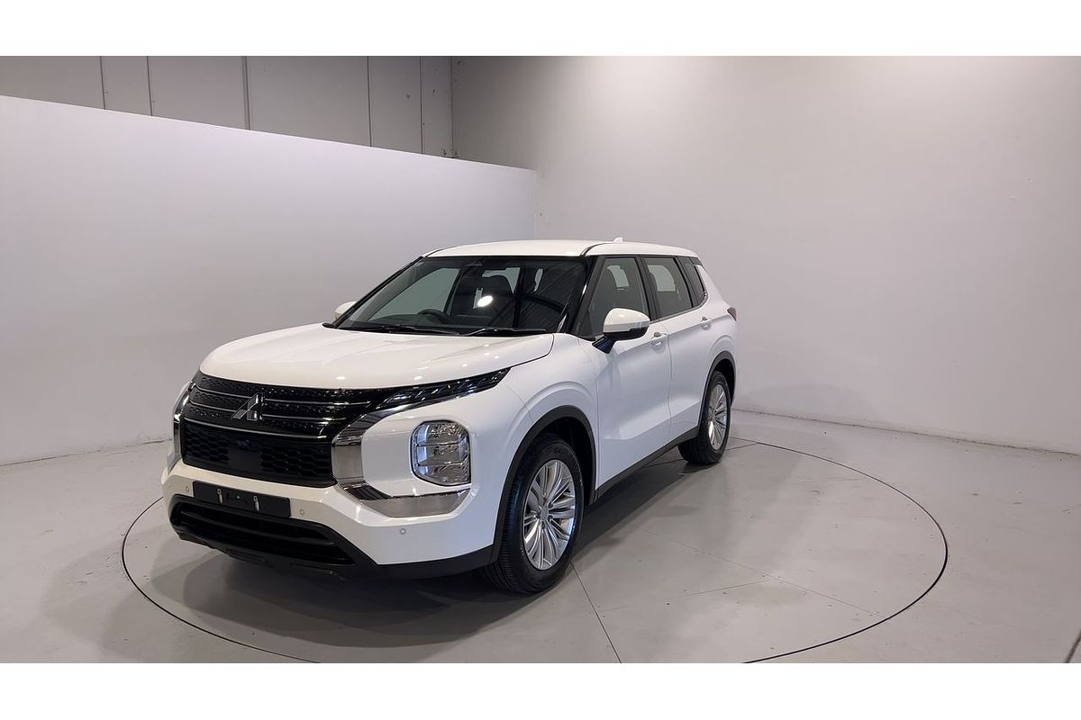 2023 Mitsubishi Outlander ES ZM