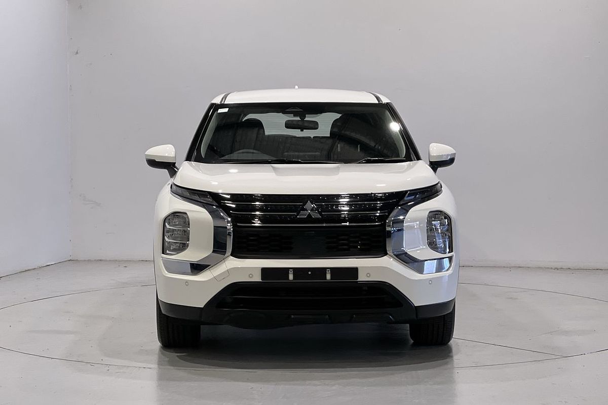 2023 Mitsubishi Outlander ES ZM
