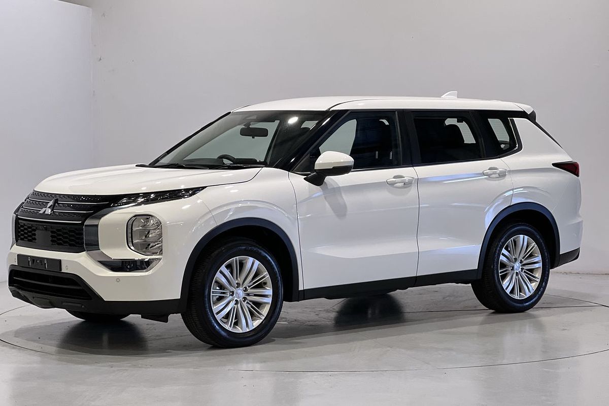 2023 Mitsubishi Outlander ES ZM