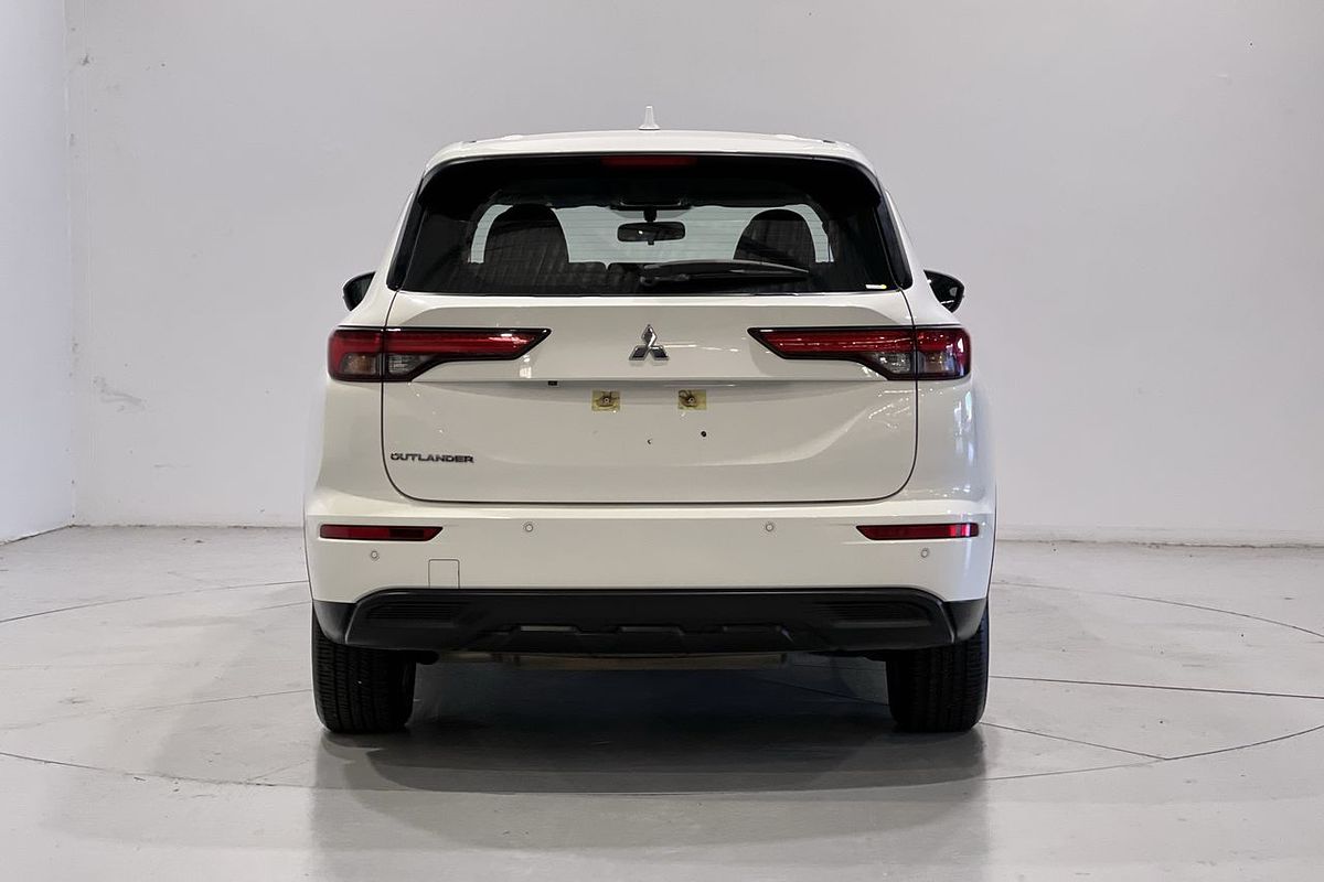 2023 Mitsubishi Outlander ES ZM