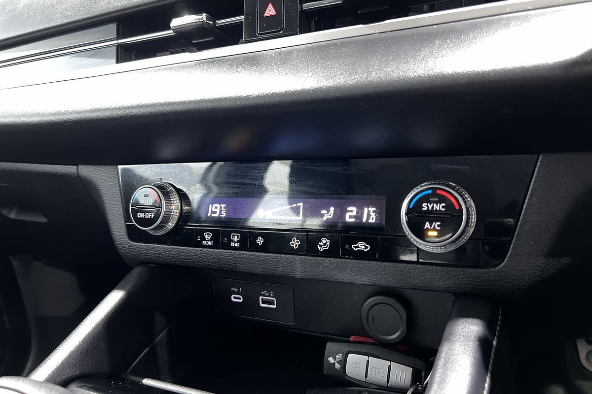 2023 Mitsubishi Outlander ES ZM