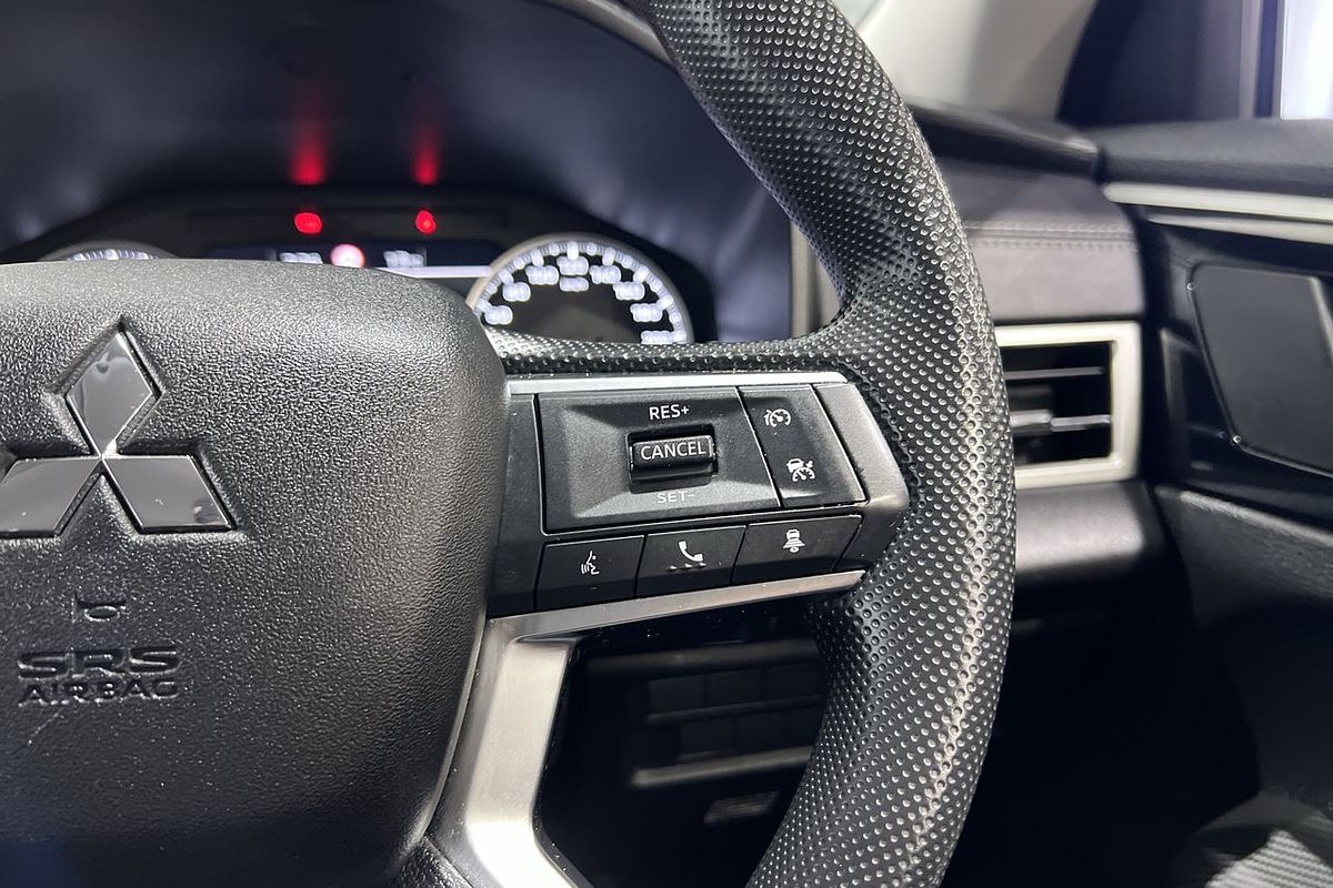2023 Mitsubishi Outlander ES ZM