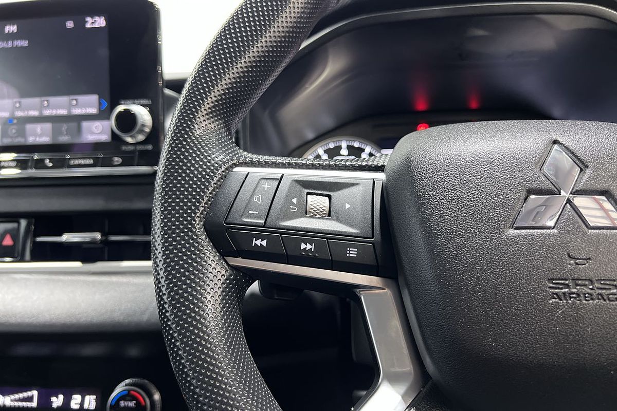 2023 Mitsubishi Outlander ES ZM