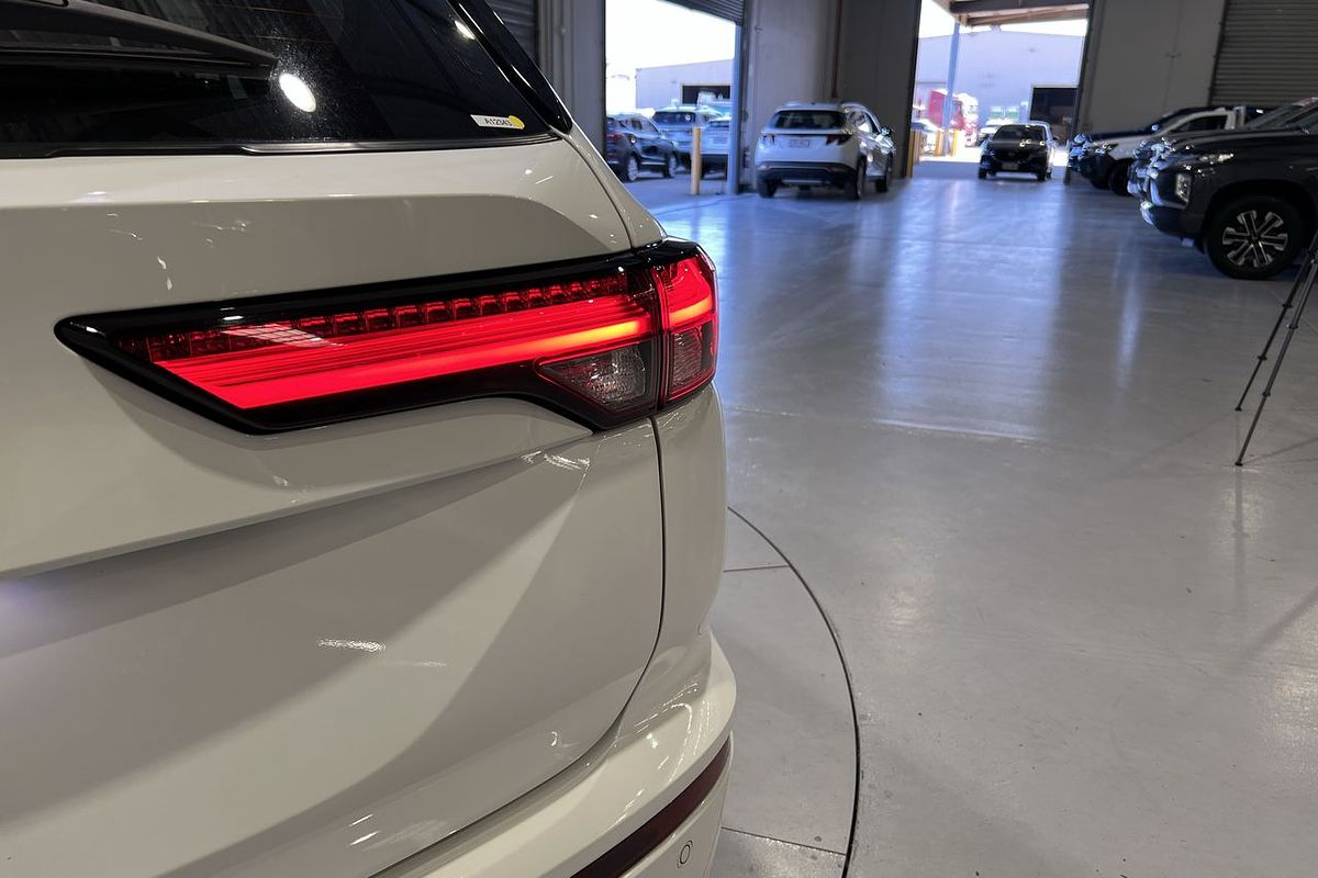 2023 Mitsubishi Outlander ES ZM