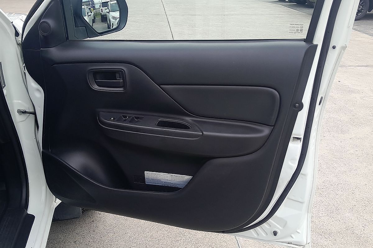 2019 Mitsubishi Triton GLX ADAS MR 4X4