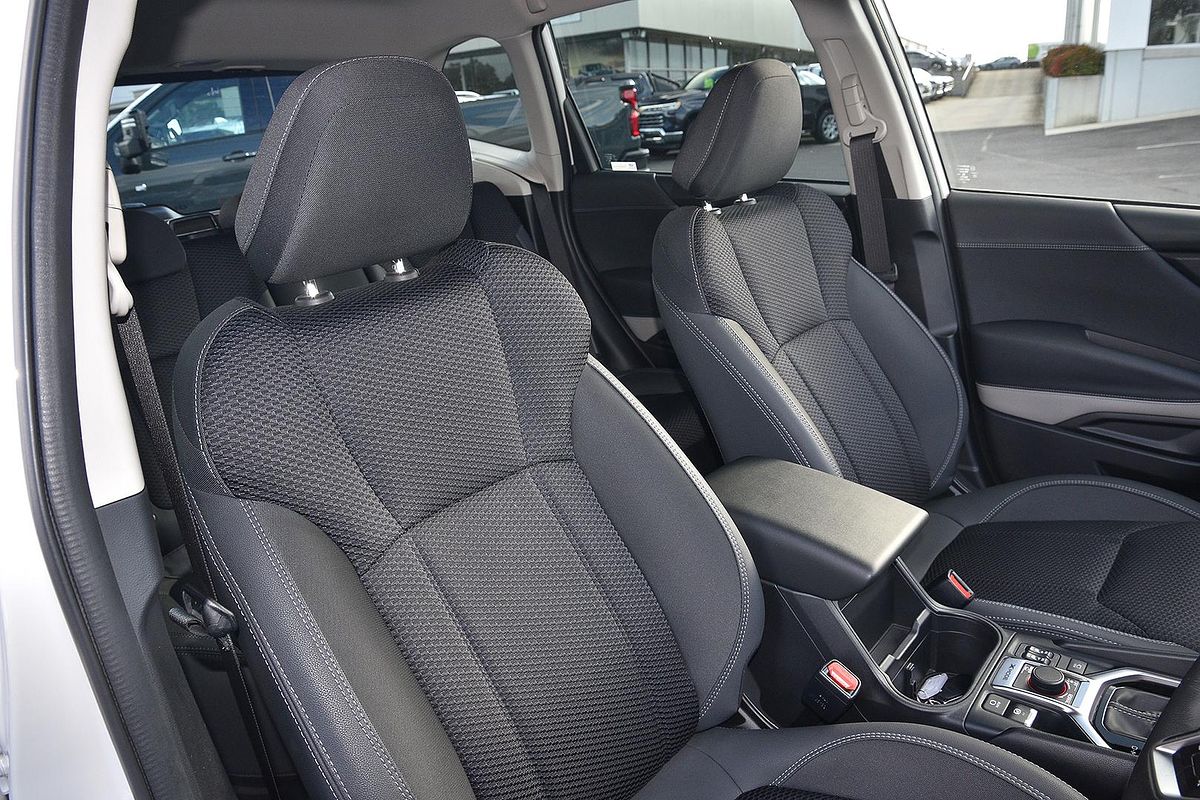 2023 Subaru Forester 2.5i Premium S5