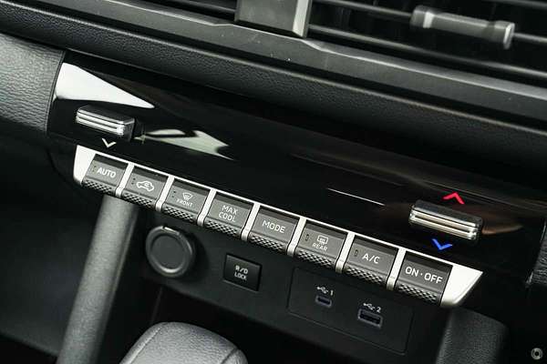 2024 Mitsubishi Triton GLX MV 4X4