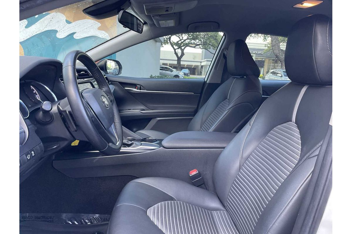 2020 Toyota Camry SE
