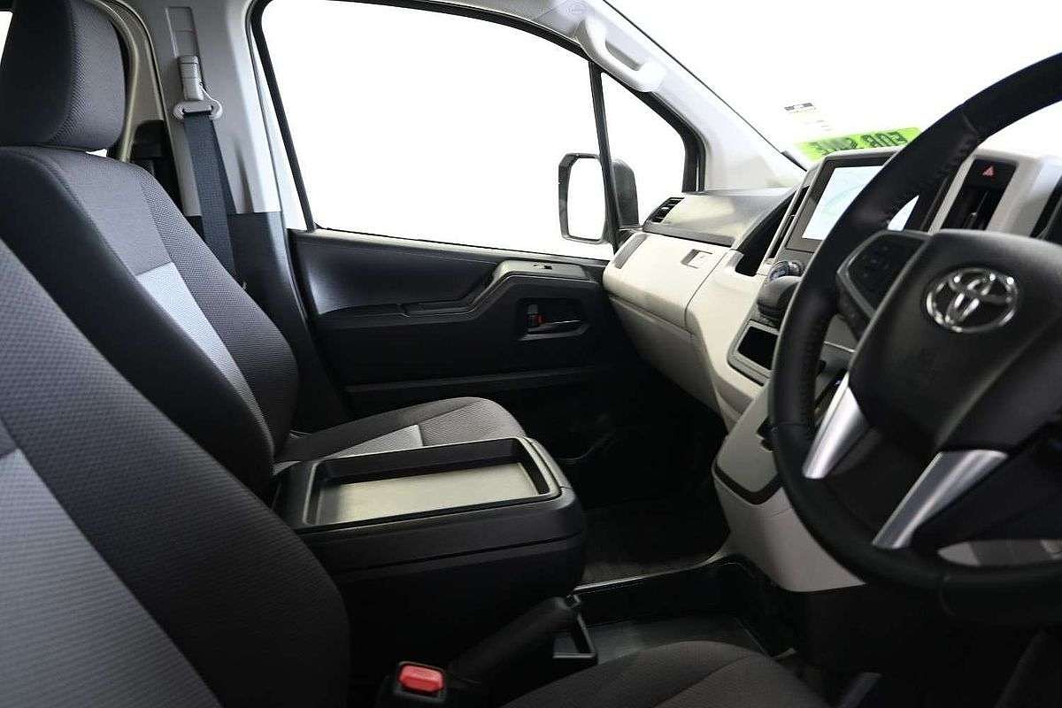 2024 Toyota Hiace LWB (4 DOOR OPTION) GDH300R