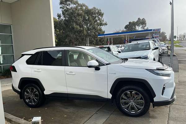 2024 Toyota RAV4 GXL AXAH52R