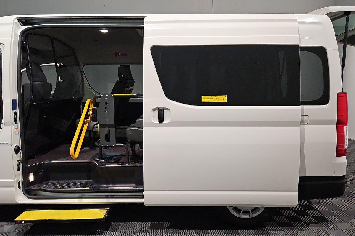 2021 Toyota Hiace Commuter GDH322R
