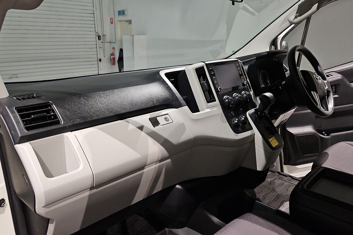 2021 Toyota Hiace Commuter GDH322R