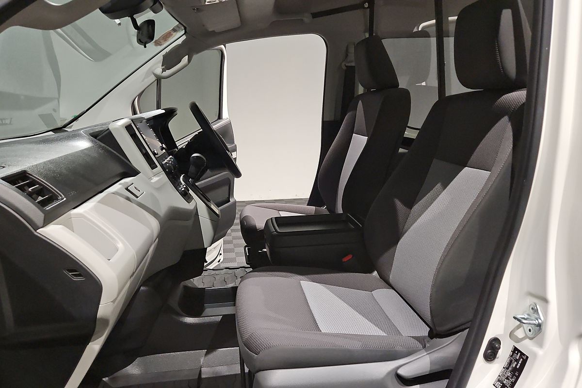2021 Toyota Hiace Commuter GDH322R