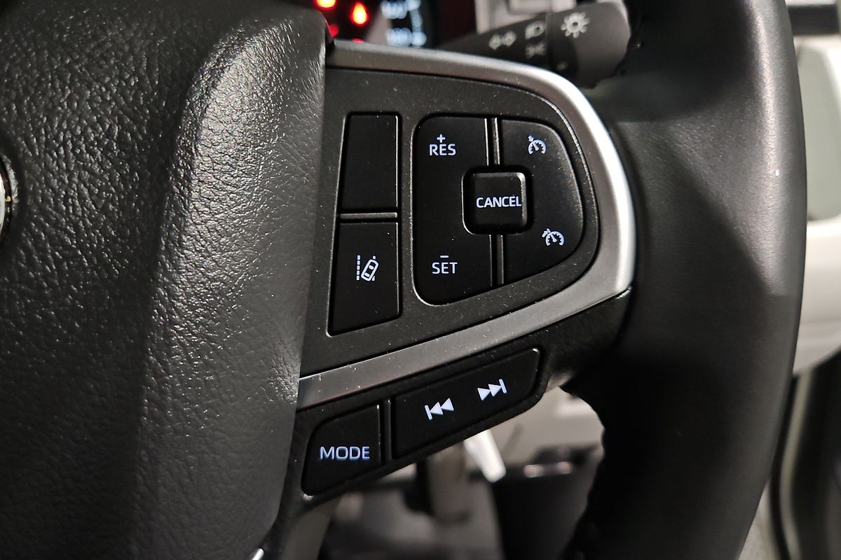 2021 Toyota Hiace Commuter GDH322R