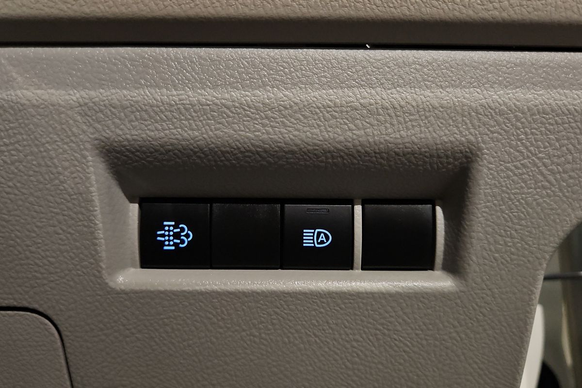 2021 Toyota Hiace Commuter GDH322R