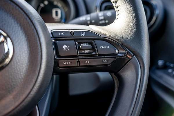 2021 Toyota Yaris SX Hybrid MXPH10R