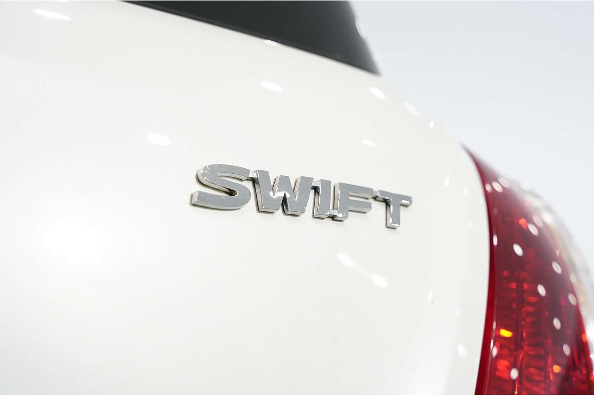2014 Suzuki Swift GL Navigator FZ