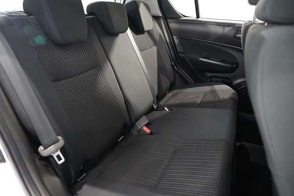 2014 Suzuki Swift GL Navigator FZ