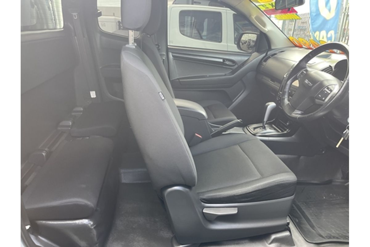 2017 Isuzu D-MAX SX High Ride Rear Wheel Drive