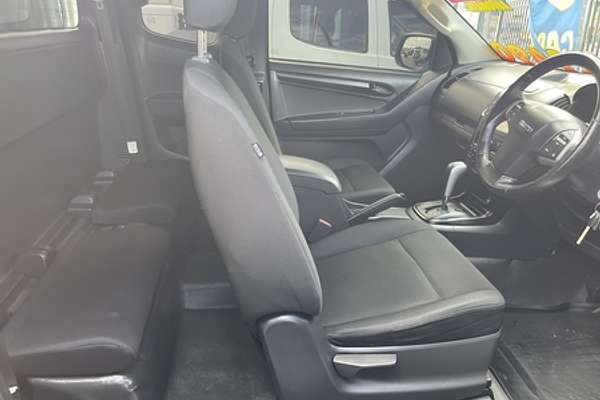2017 Isuzu D-MAX SX High Ride Rear Wheel Drive