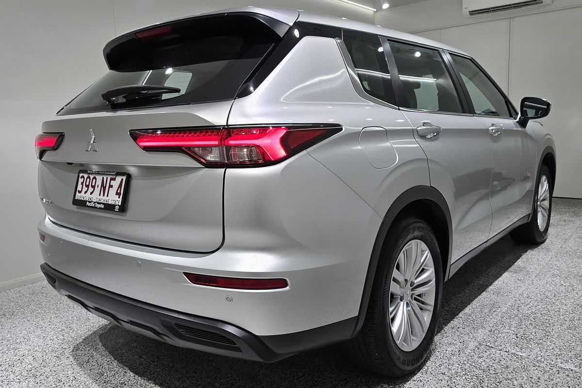 2023 Mitsubishi OUTLANDER OUTLANDER ES 7 SEAT (2WD) ZM2M46