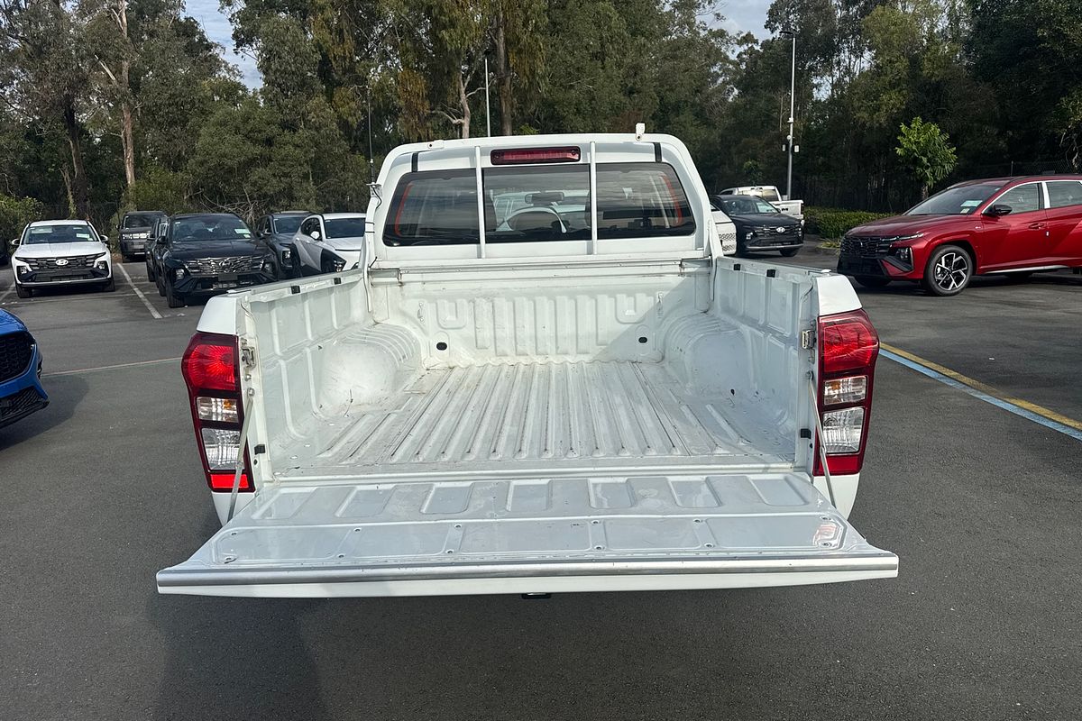 2017 Isuzu D-MAX SX  Rear Wheel Drive