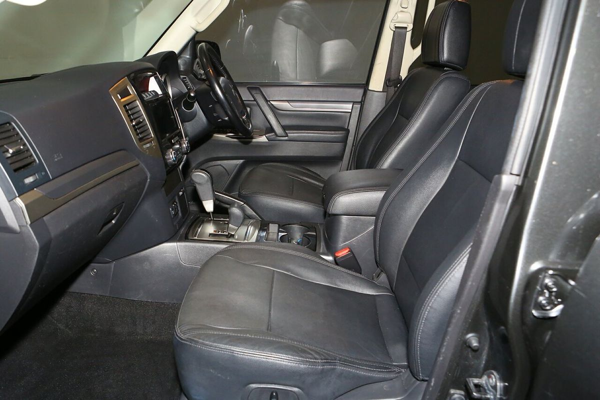 2020 Mitsubishi Pajero Exceed NX